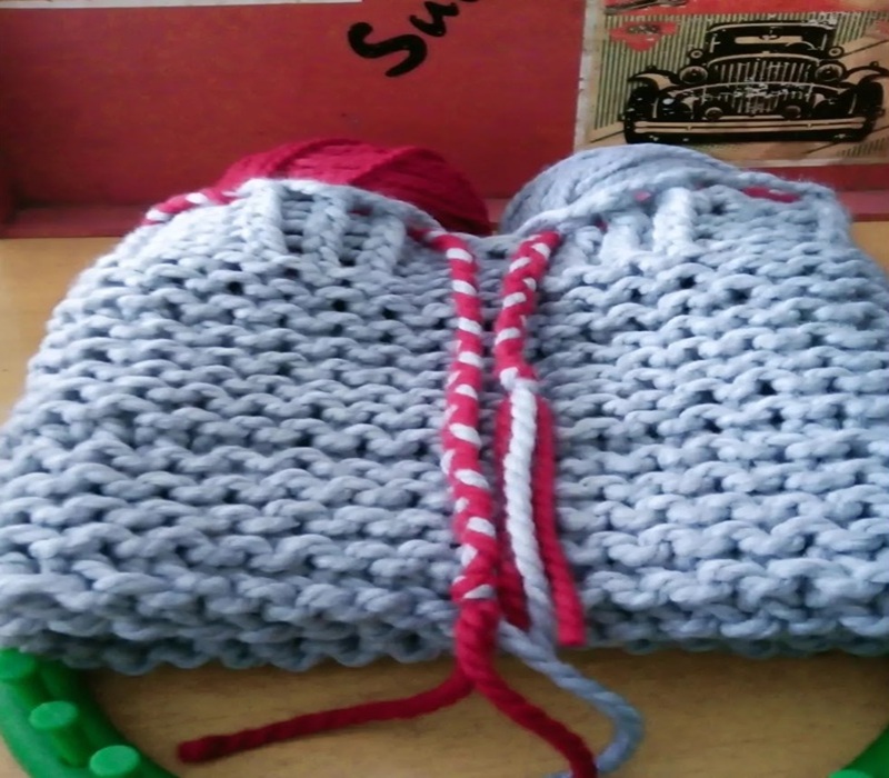 cuello revesible gris-rojo